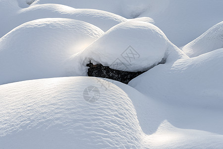 寒冬雪堆图片图片