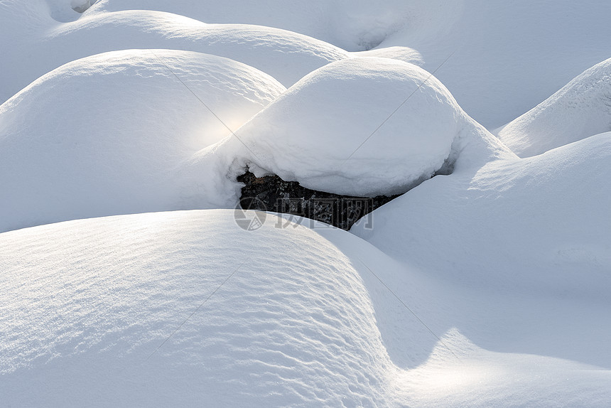 寒冬雪堆图片图片