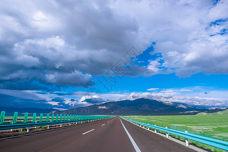 一路风景新疆公路连霍高速背景