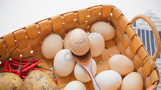 创意笑脸鸡蛋与食材图片