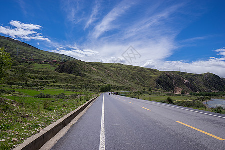 蓝天公路川藏线上的公路背景