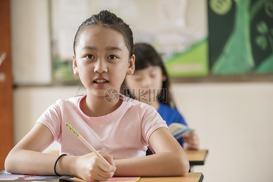 学生上课学习状态图片