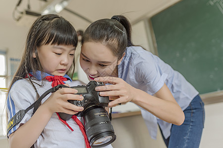 老师看学生拍的照片高清图片