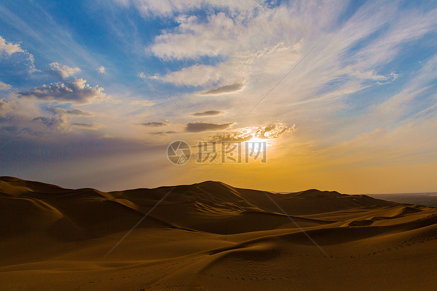 落日余晖下的库木塔格沙漠组图图片