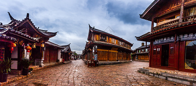 雨后丽江古城图片