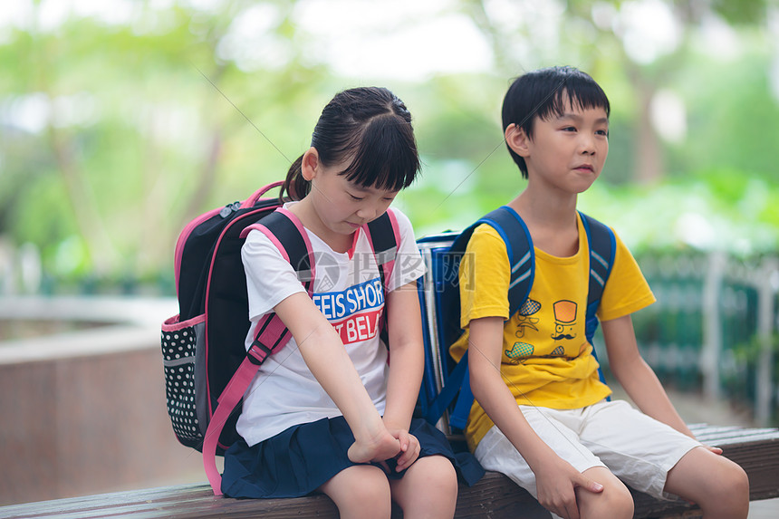 学生同学开学下课