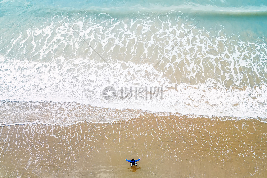 海浪沙滩图片