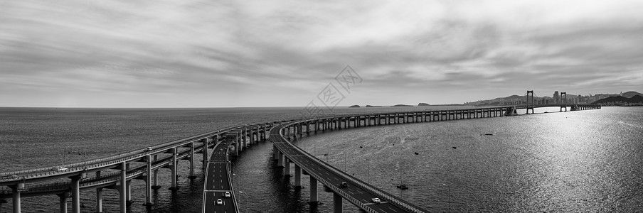 大海风景黑白星海湾跨海大桥背景