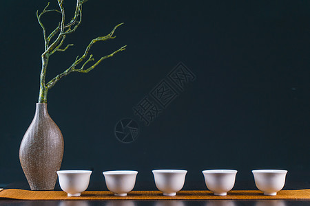 高雅的茶具沏茶高清图片素材