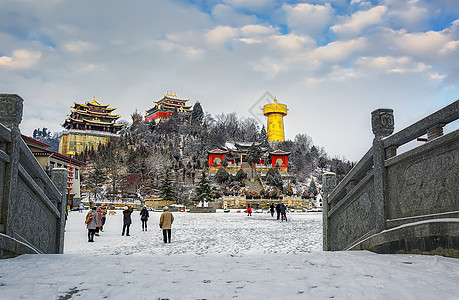 雪后初晴的鸡鸣寺高清图片