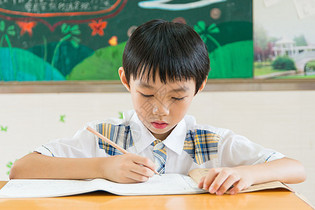 青春活力的小学生图片