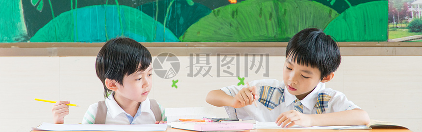 青春活力的小学生图片