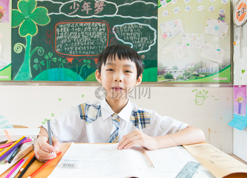 青春活力的小学生图片