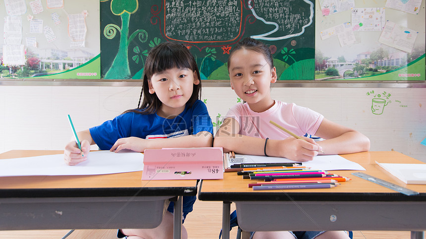 青春活力的小学生图片