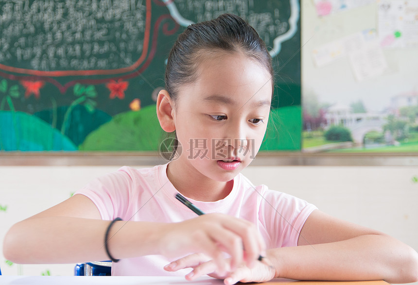 青春活力的小学生图片