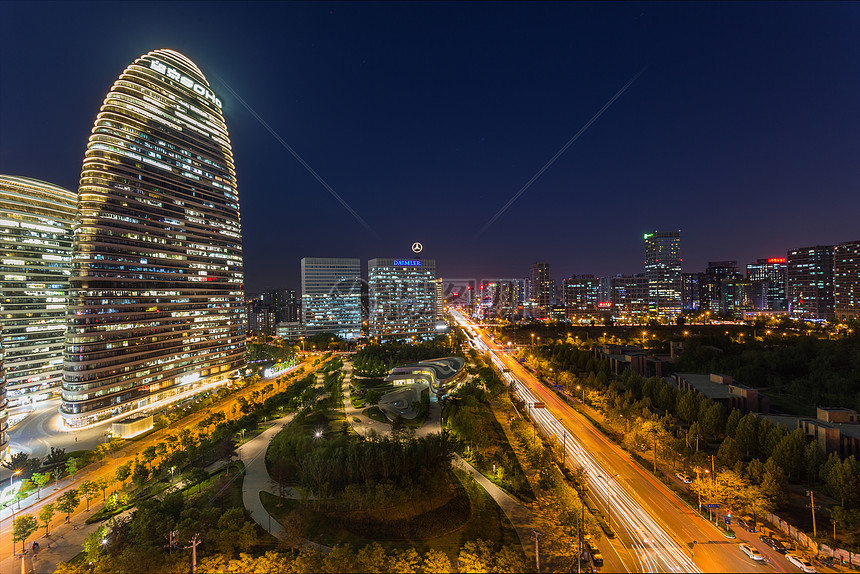 城市现代建筑夜景图片