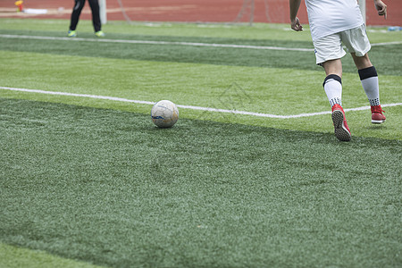 还得练！米兰主力前锋S