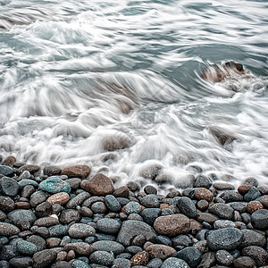 水流与石滩图片