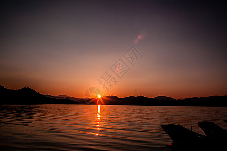 清晨泸沽湖四川泸沽湖背景