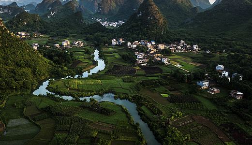 沙漠落日银蛇飞舞—遇龙河背景