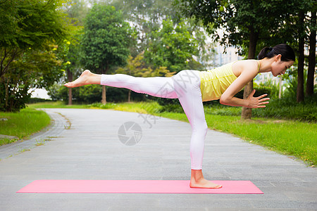 不应该啊！颜骏凌出击扑空，对手打空门得手，海港0