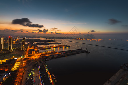 辽宁海滨城市大连风景大连港夜色背景