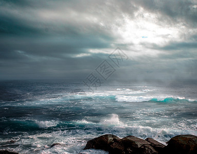 水灾台风下狂暴的大海背景