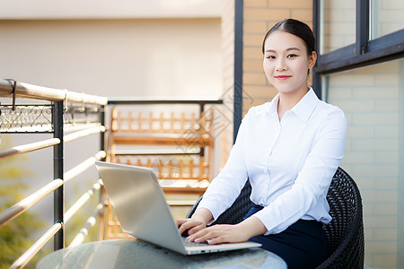 小清新女办公室商务女性形象背景