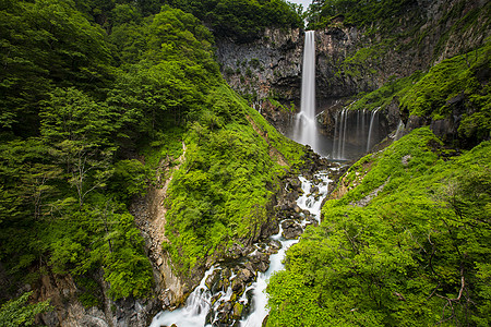 日本环境美丽大自然的瀑布背景