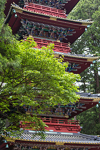 日本古建筑的红色亭楼图片