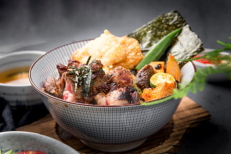 台湾食物日式牛肉饭背景