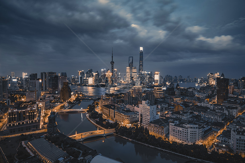 风起云涌陆家嘴城市建筑风光图片