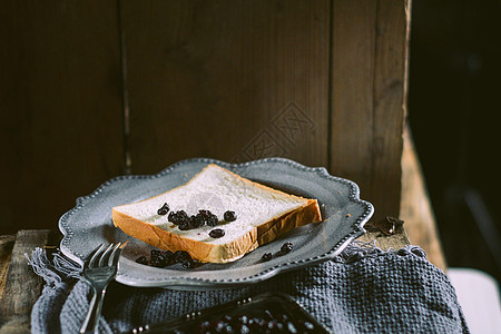 面包蓝莓美食图片