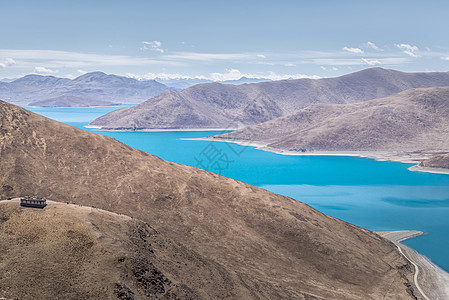 西藏羊卓雍措湖远景图片