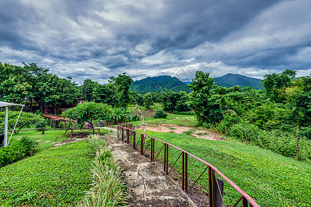 拜县景点泰国拜县绿色草地山峦起伏背景