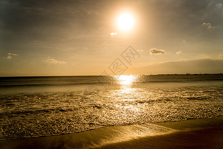 金巴兰海滩巴厘岛日落高清图片