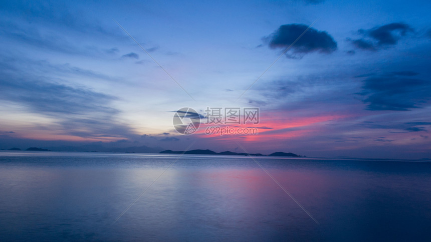 夏天海上日出晨曦图片