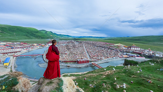 亚青寺全景图片