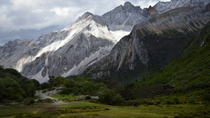 稻城亚丁风景区雪山图片