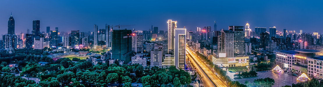 武汉城市夜景汉口中山大道全景长爆光高清图片素材