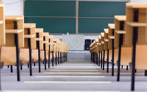 空荡荡的大学教室高清图片