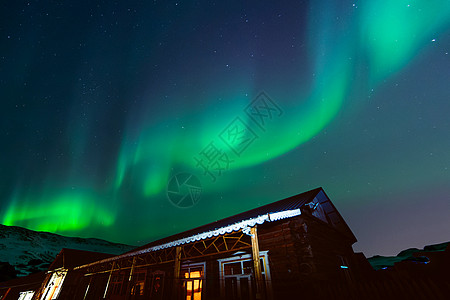 房屋夜景唯美极光风景背景