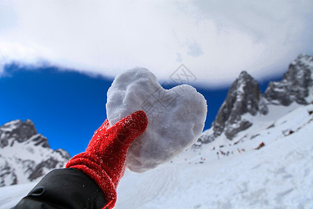 玉龙雪山爱心雪饼背景图片