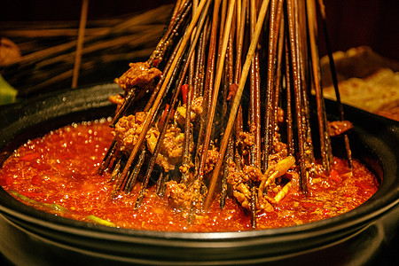 串串香底料红油锅高清图片