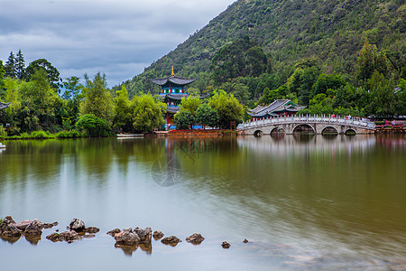 云南丽江黑龙潭图片