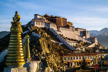 西藏拉萨布达拉宫日出图片