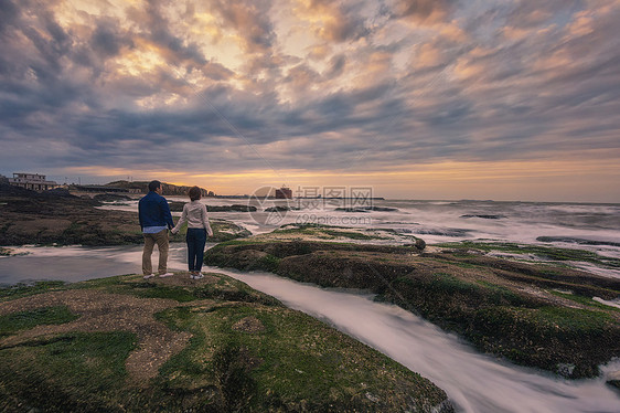 情侣牵手照图片素材_免费下载_jpg图片格式_V