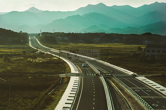 没有尽头的公路图片