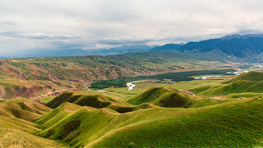 高山喀拉峻人体草原风光组图图片