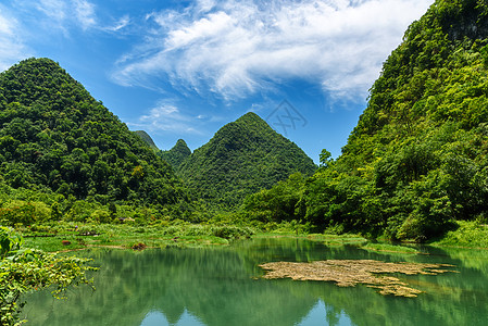 贝尔荔波小七孔风光背景